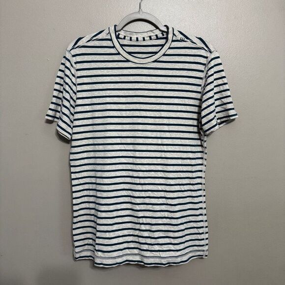 Lululemon men’s basic stripped tee size small - Picture 1 of 4